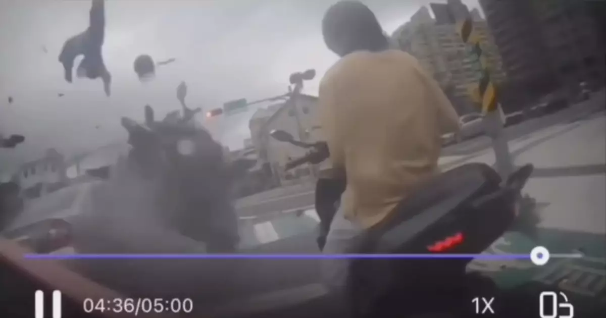 台灣新北恐怖車禍  7旬翁揸失控「炮彈飛車」撞路人最少16傷3死