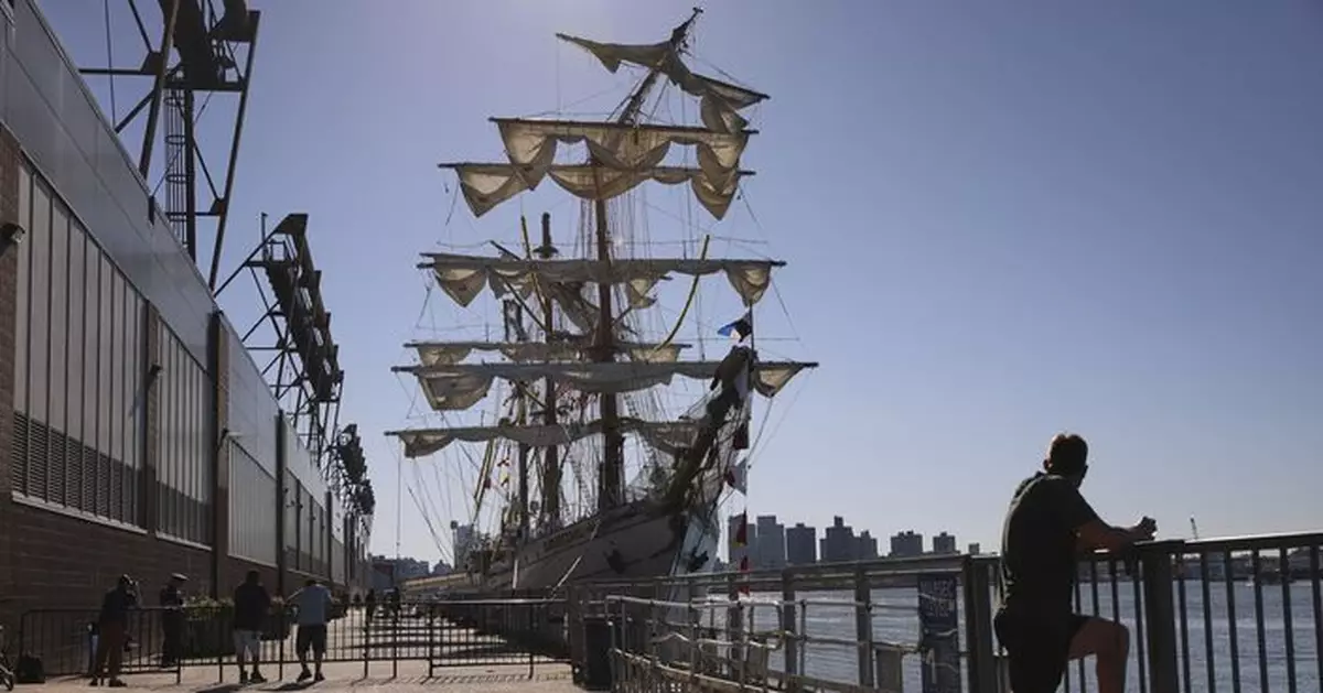 墨西哥總統對訓練艦撞橋事故喪生船員表示哀悼 指海軍將跟進調查