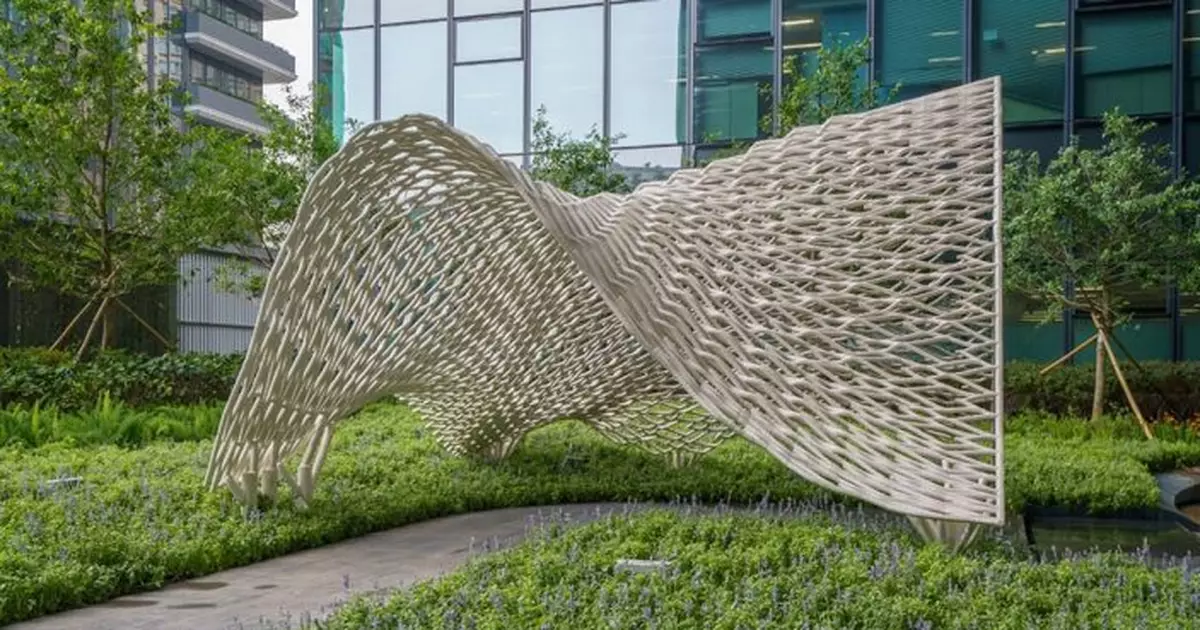 將軍澳入境事務處總部婚禮花園雕塑　「織 · 愛」以新娘頭紗為靈感寓意「一心一意」