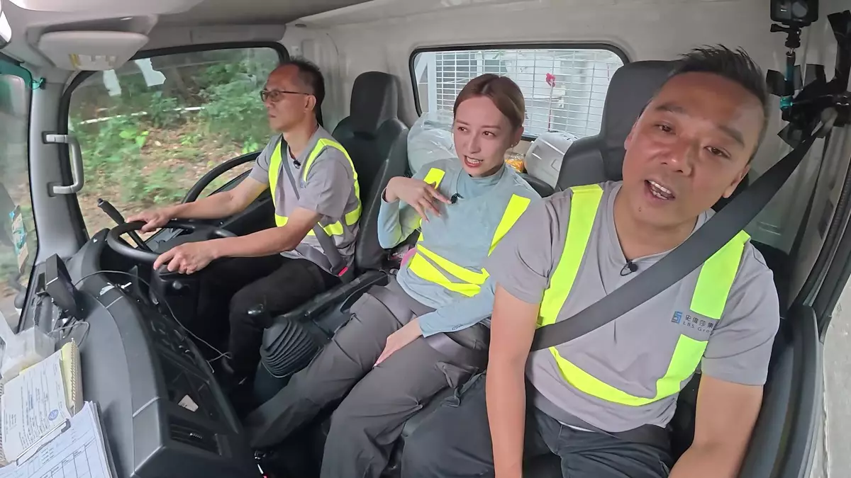 開心出車四出開工。