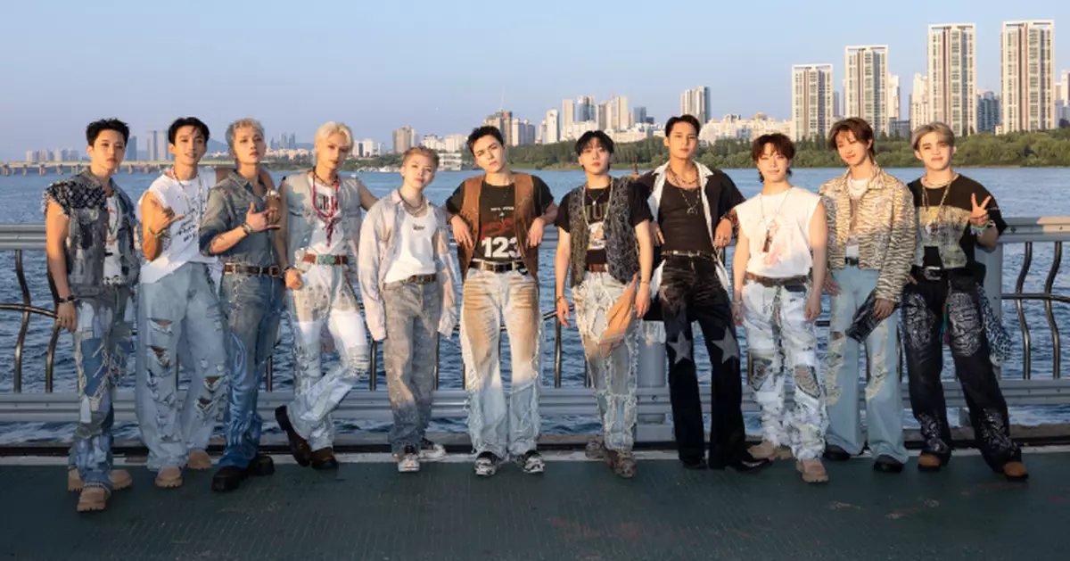 SEVENTEEN出道十週年舉行盛大慶典 首個漢江橋上演出開創先河