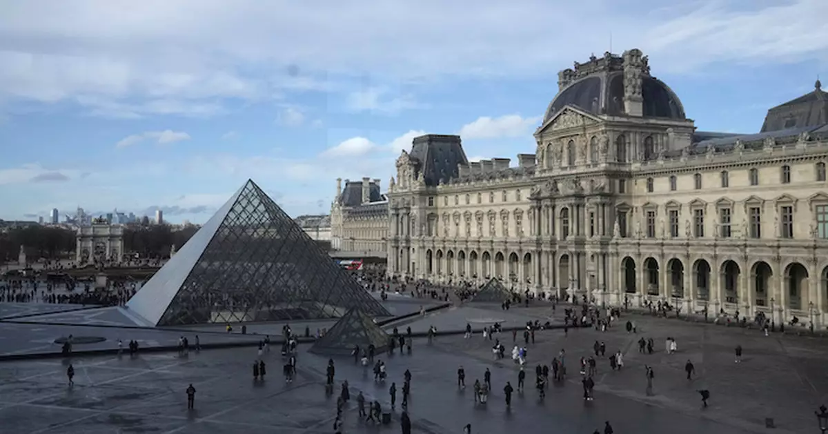 法國巴黎羅浮宮漏水 埃及文物圖書館約400件文物受損