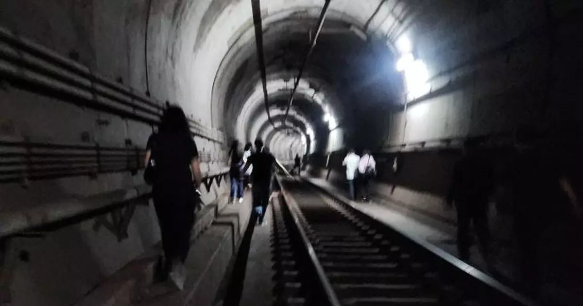 南韓首爾地鐵起火乘客經隧道緊急逃生  暫無傷亡報告警拘涉縱火老翁