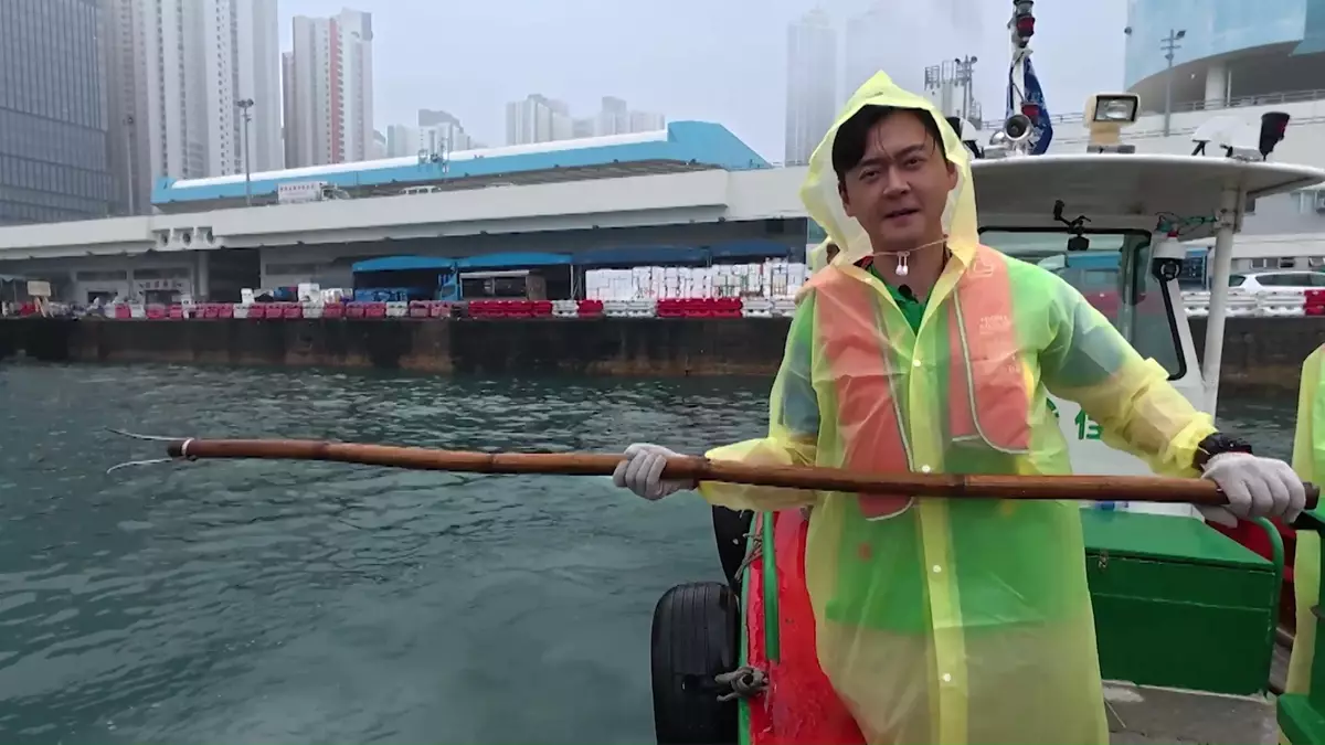 只要喺安全情況下,佢哋落雨都照開工,大家睇吓振朗幾咁眼明手快!