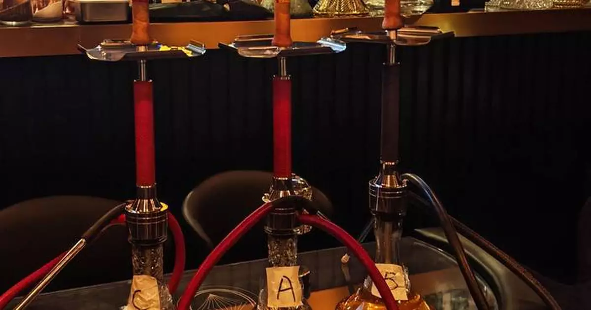 控煙酒辦中環酒吧打擊非法吸食水煙 發5張定額罰款通知書