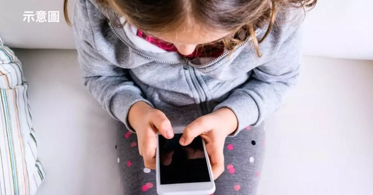 比不讀書還要差 日10年研究指上網玩手機恐致孩子腦部發育停滯
