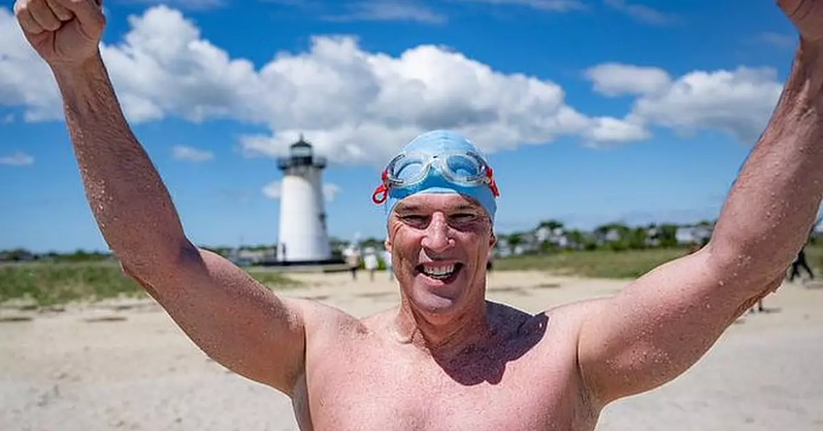 《大白鯊》上映50週年 英國男環「游」電影拍攝地呼籲保育鯊魚