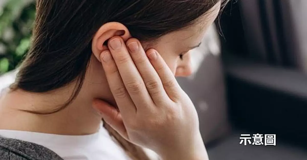 耳朵電一電 膝蓋就不痛？國外研究：刺激迷走神經可改善關節炎疼痛