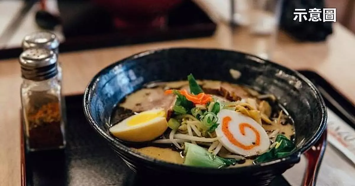 顧客用餐未留小費 美拉麵店老闆竟追出門大罵遭錄影引惡評