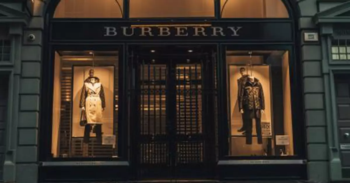 英國時尚巨頭陷寒冬！Burberry年虧損6億  全球裁員1700人自救