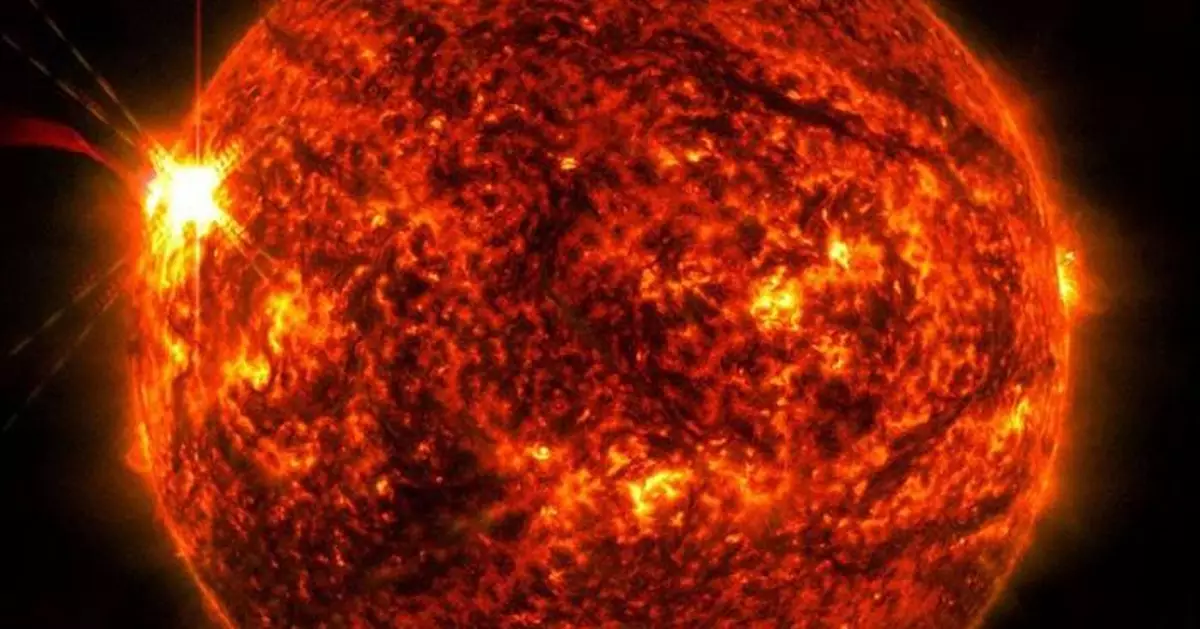 太陽風暴強襲地球！全球通訊大亂  專家警告：小心更多電磁風暴