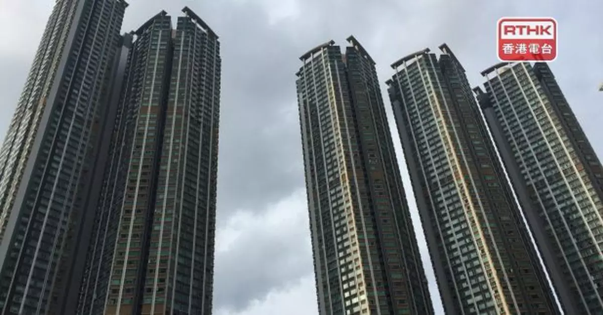 本港4月住宅樓宇買賣合約按月升逾6%　按年跌逾33%