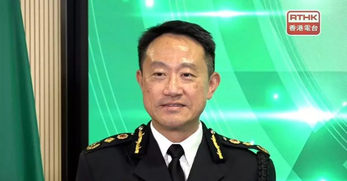 海關軍裝人員本年中換新制服　旅檢人員白色裇衫墨綠色長褲