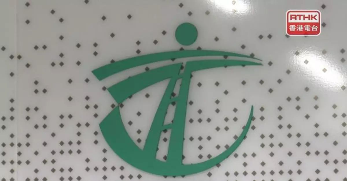 屯門公路往元朗方向近兆康港鐵站今晚及明晚深夜緊急路面維修