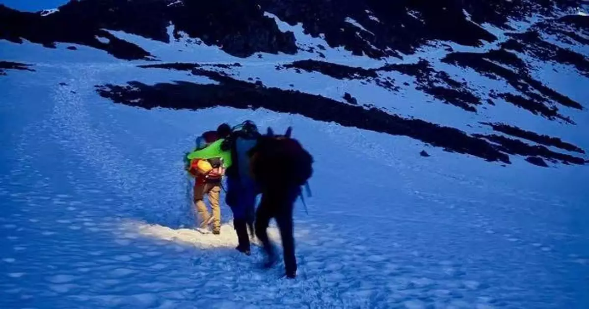 美國2男攀4360米高峰遭雷擊 救援隊出動直升機創海拔最高救援紀錄