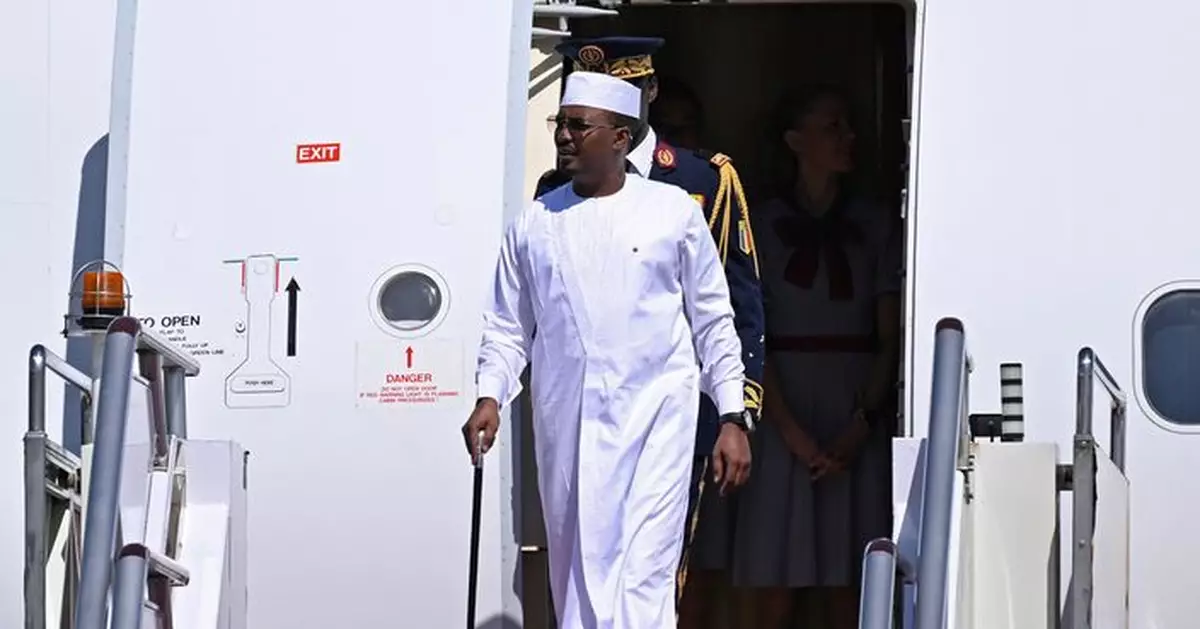 乍得總統指按照對等原則暫停向美國公民發放簽證