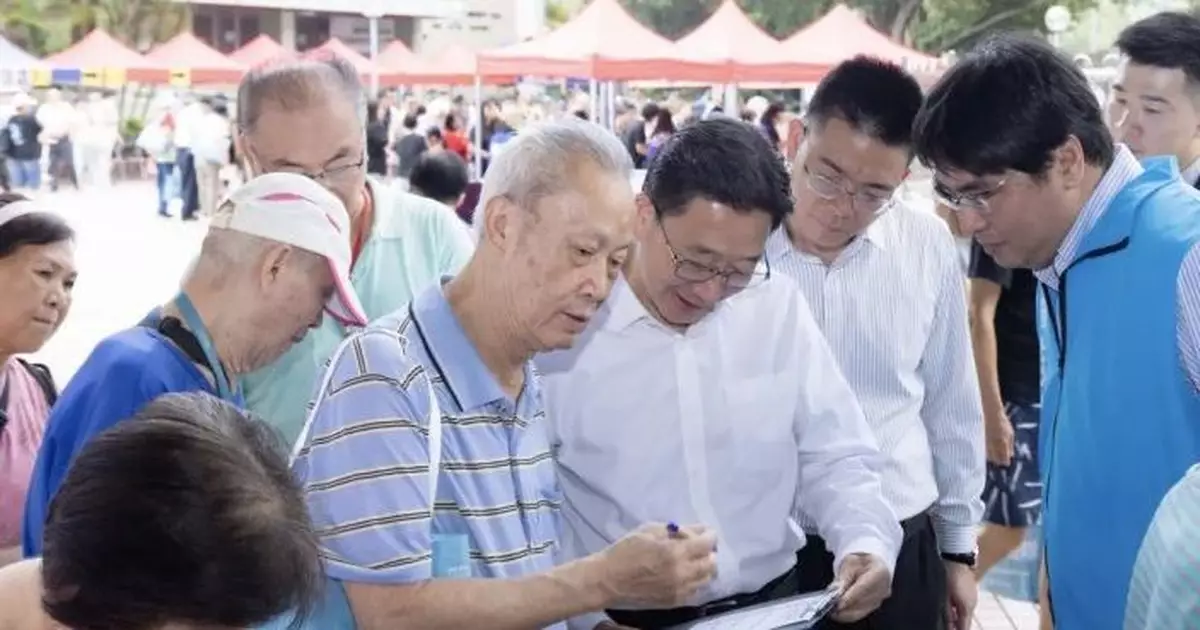 周霽上任後首次落區　劉兆佳：料中央對港工作重點轉為推動經濟民生