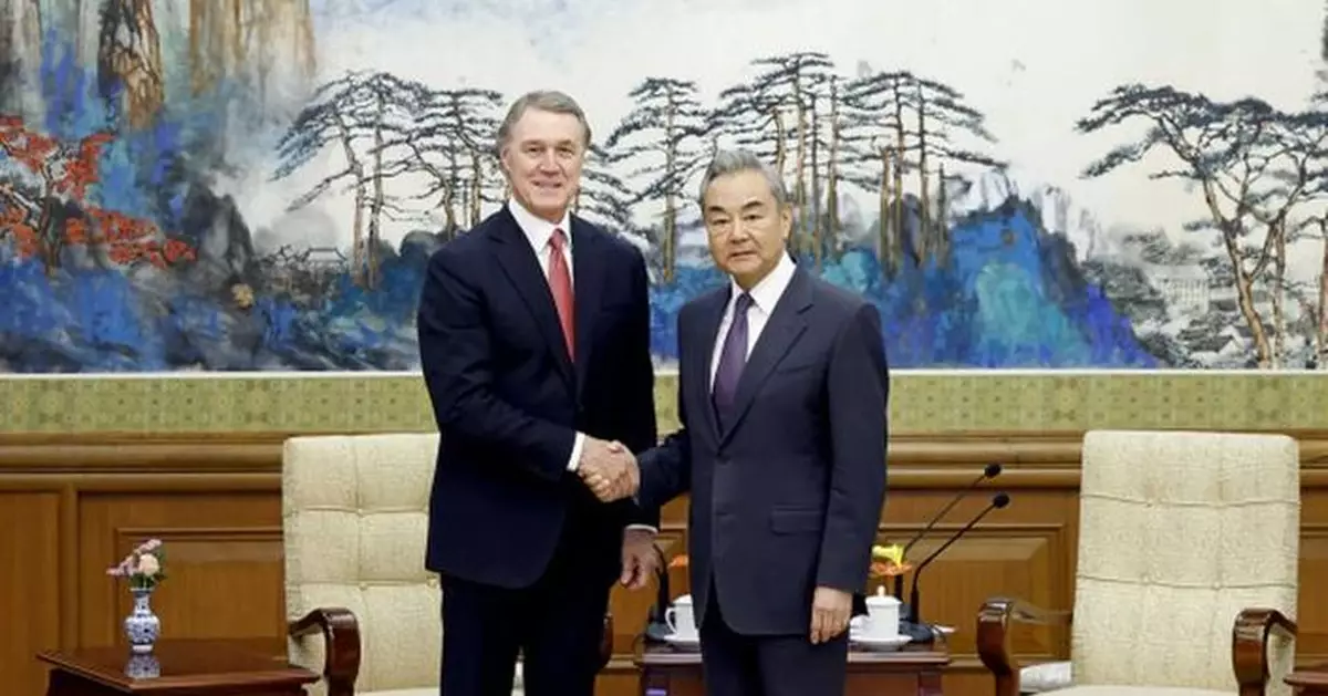 王毅晤美國新任駐華大使 重申中方堅決反對美方一系列消極措施