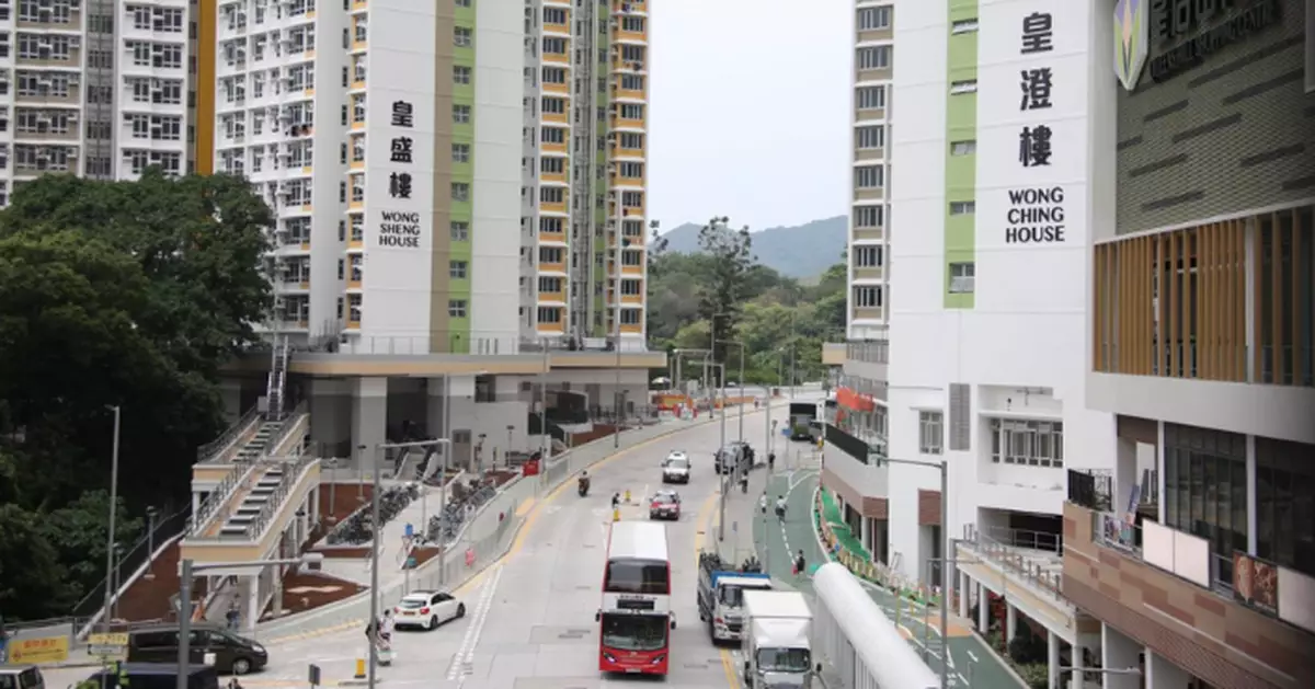 水務處：皇后山邨構思以臨時喉管取代瀝青喉管   方案交發展局審核