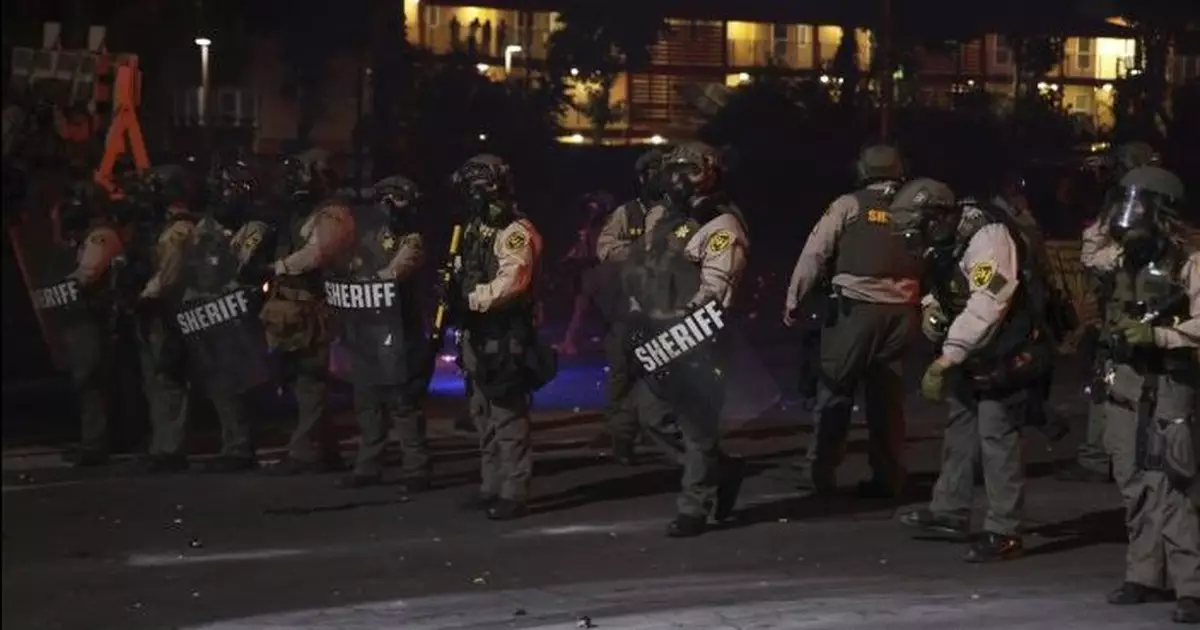 加州街頭衝突據報當局使用低致命性彈藥 特朗普：抗議活動不允許戴口罩