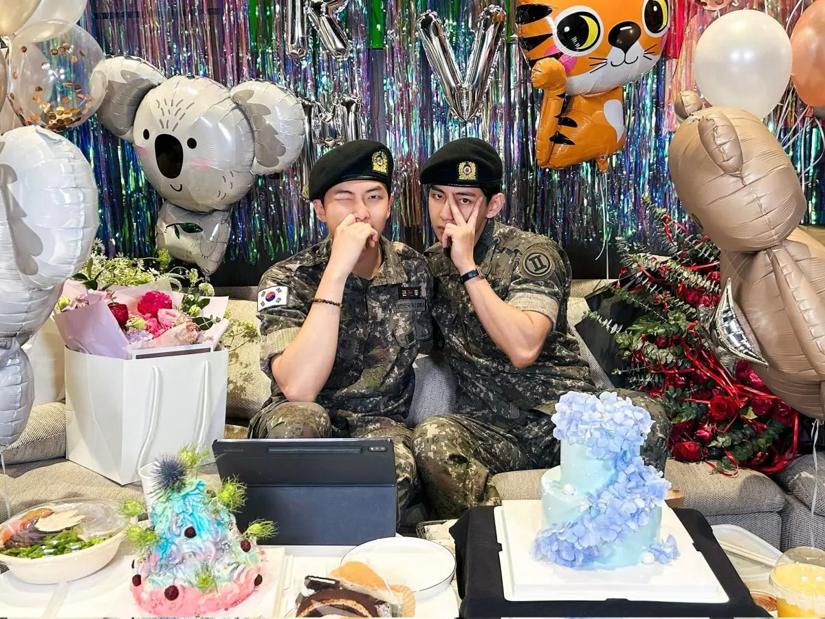 RM與V於6月10日退伍。BTS官方X圖片