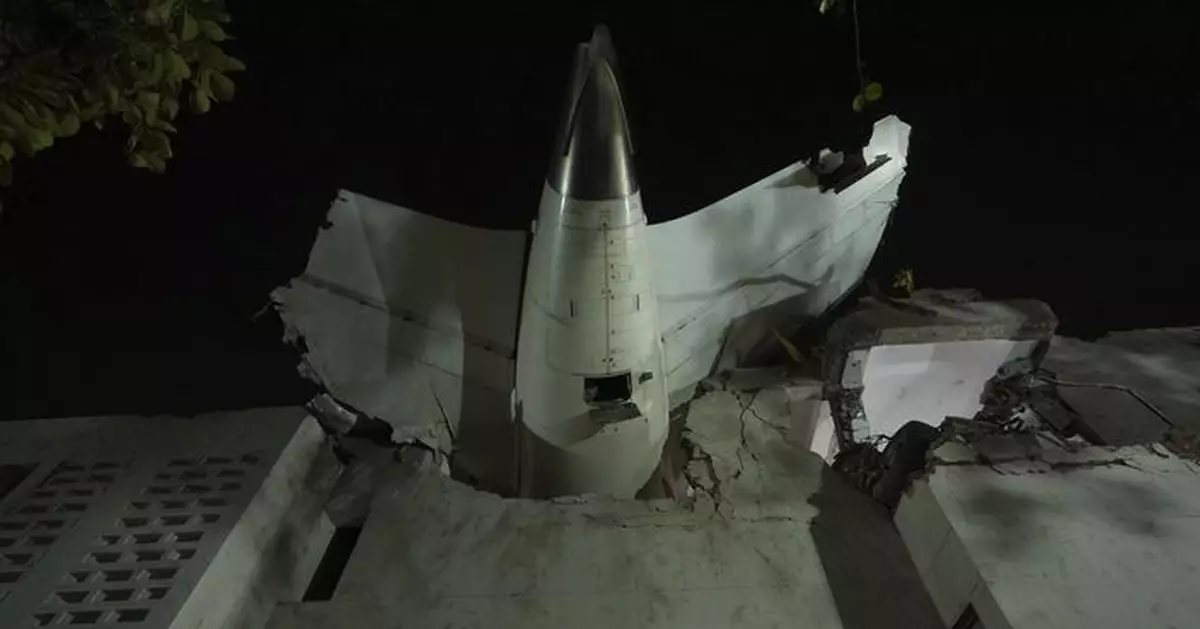 印度當局修訂空難死亡人數為逾240人 據報初步懷疑客機起落系統或現異常