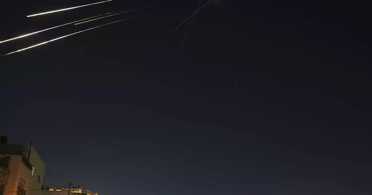 以軍稱20多名伊朗軍事指揮官空襲中死亡 伊朗：擊落一架以軍戰機並逮捕飛行員