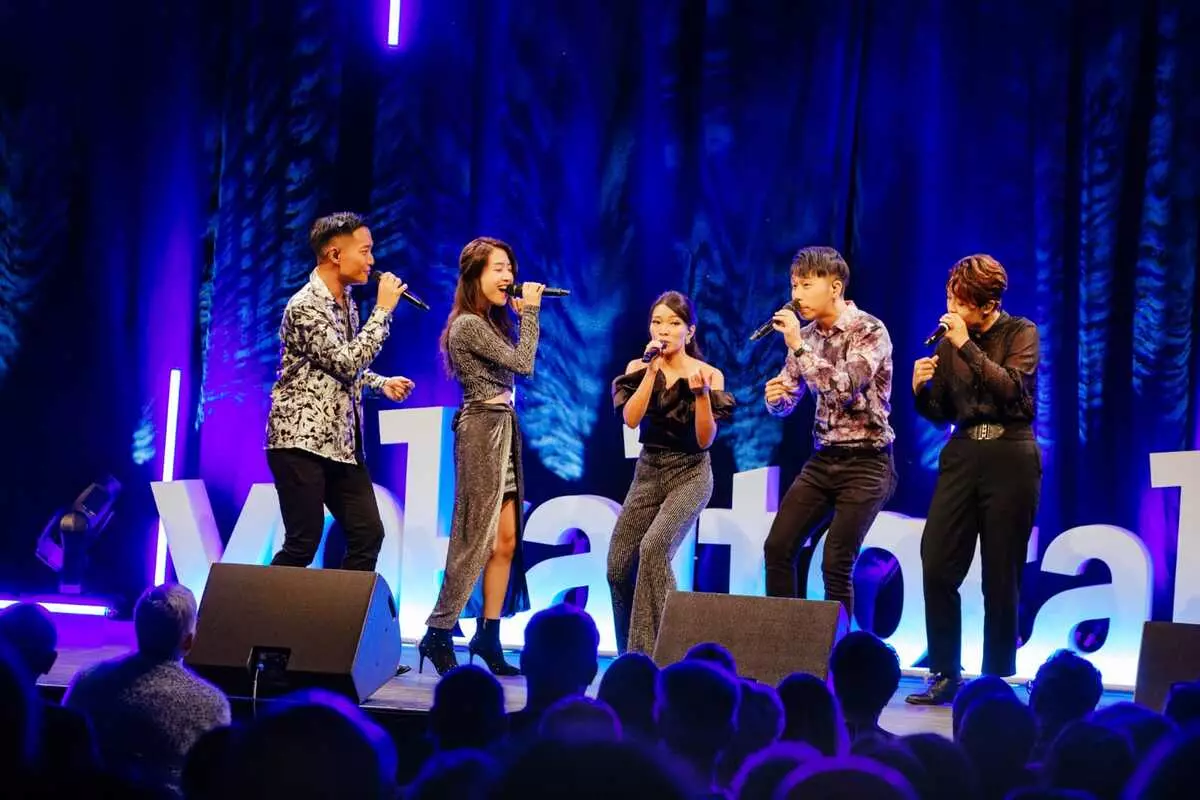 「半肥瘦」成軍近十年,代表過香港出外演出、獲獎。