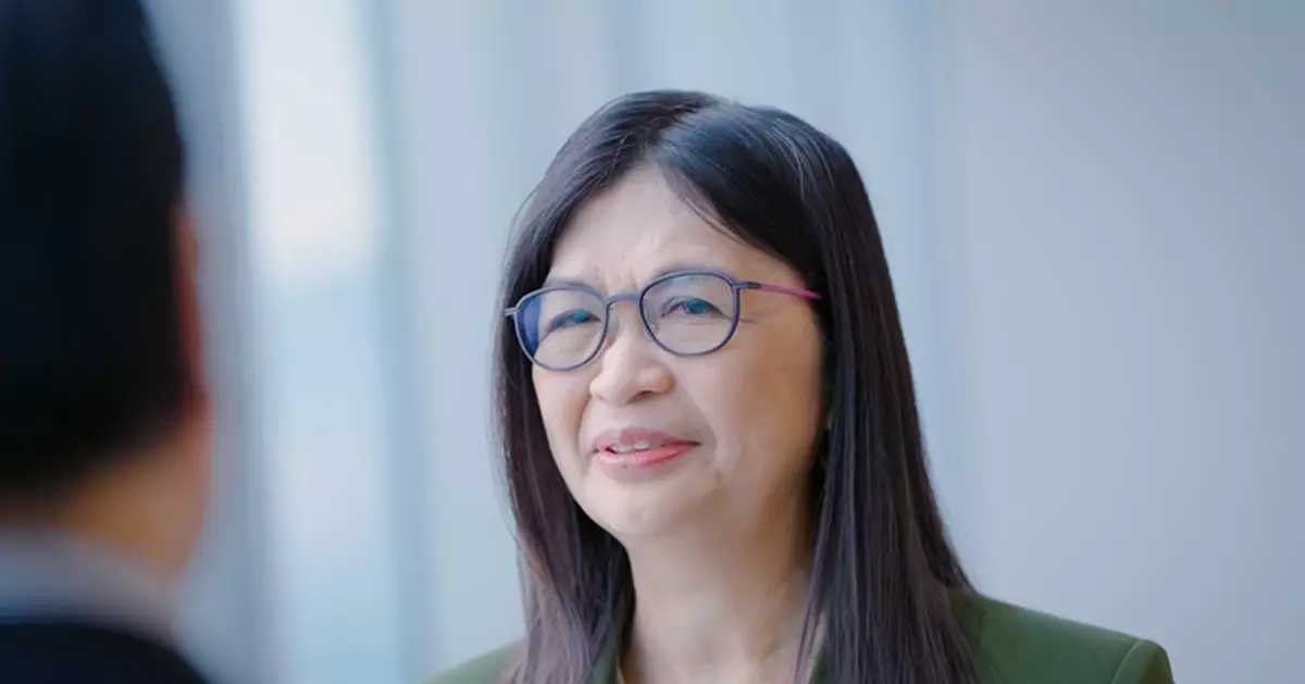 政府再度委任梁鳳儀為證監會行政總裁