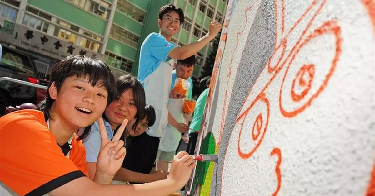 中電邀港專學生與中學生攜手創作壁畫 為三個地區變電站注入藝術氣息