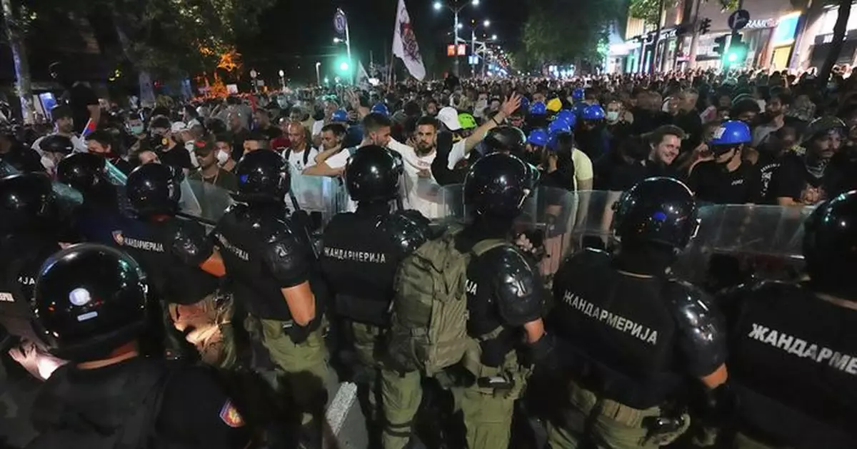 塞爾維亞反政府示威演變成警民衝突 數十人被捕6警員受傷