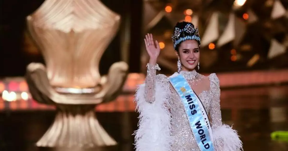 泰國史上首位！22歲1米8靚女奪世界小姐  精通三語立志當外交官