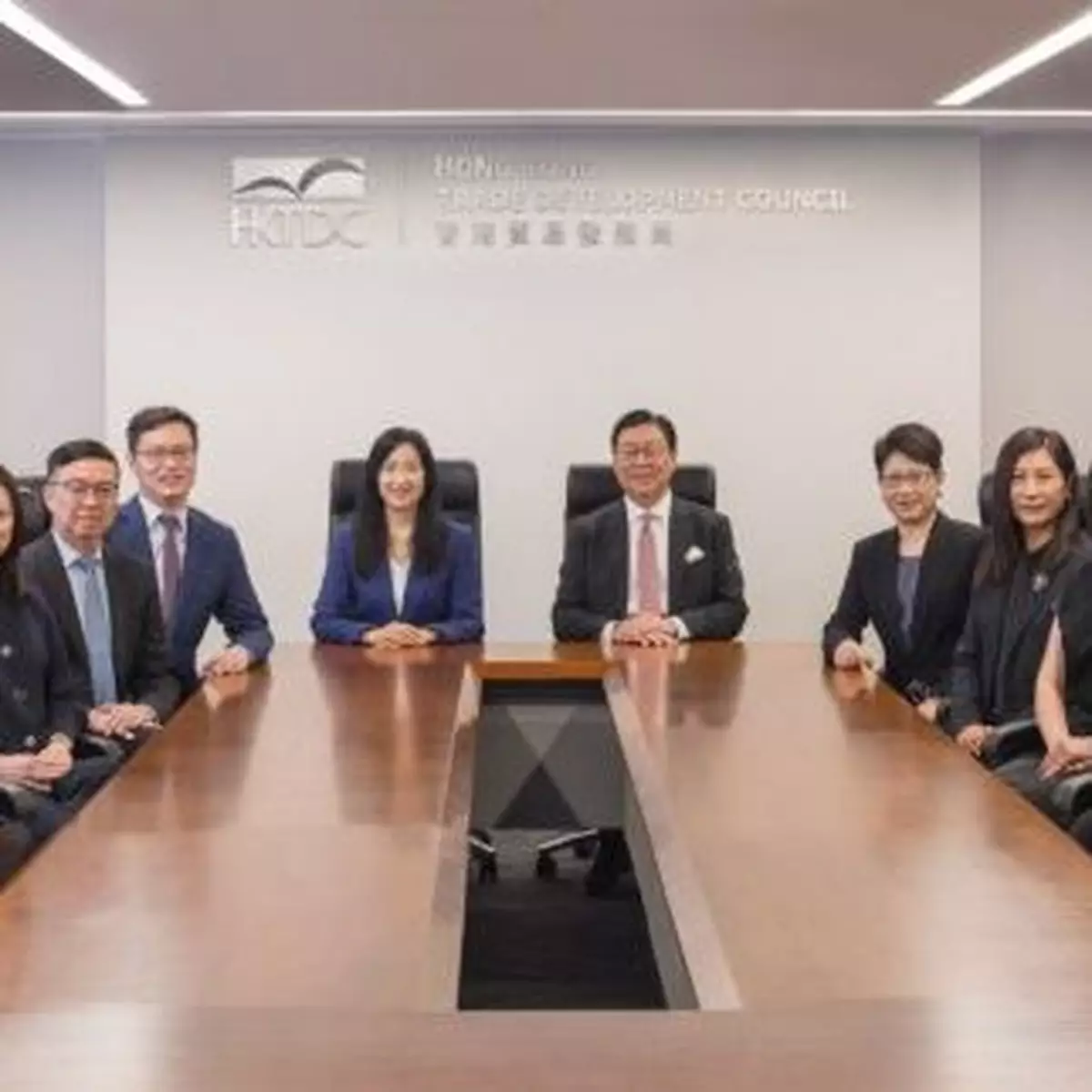 貿發局新任主席馬時亨與管理層會晤　將主動出擊積極開拓新興市場