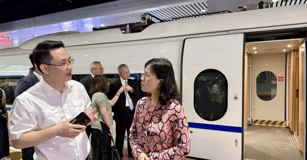 陳美寶率香港物流發展局成員訪重慶　探索合作機遇