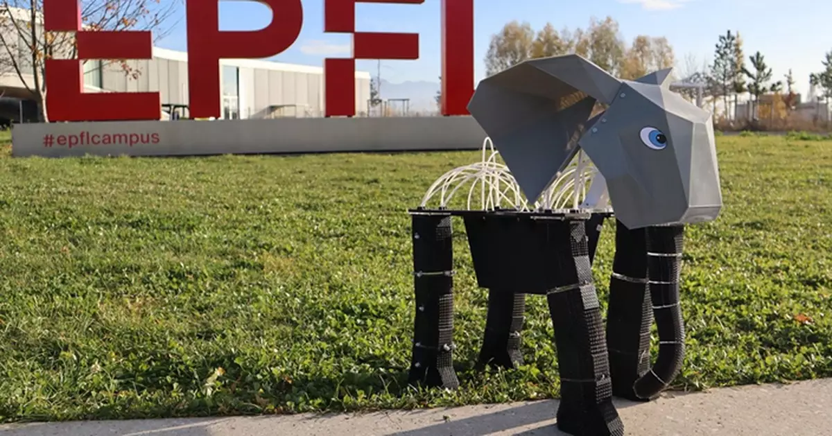 兼具靈巧與力量！瑞士遭仿生象鼻機械人可捻花玩保齡球