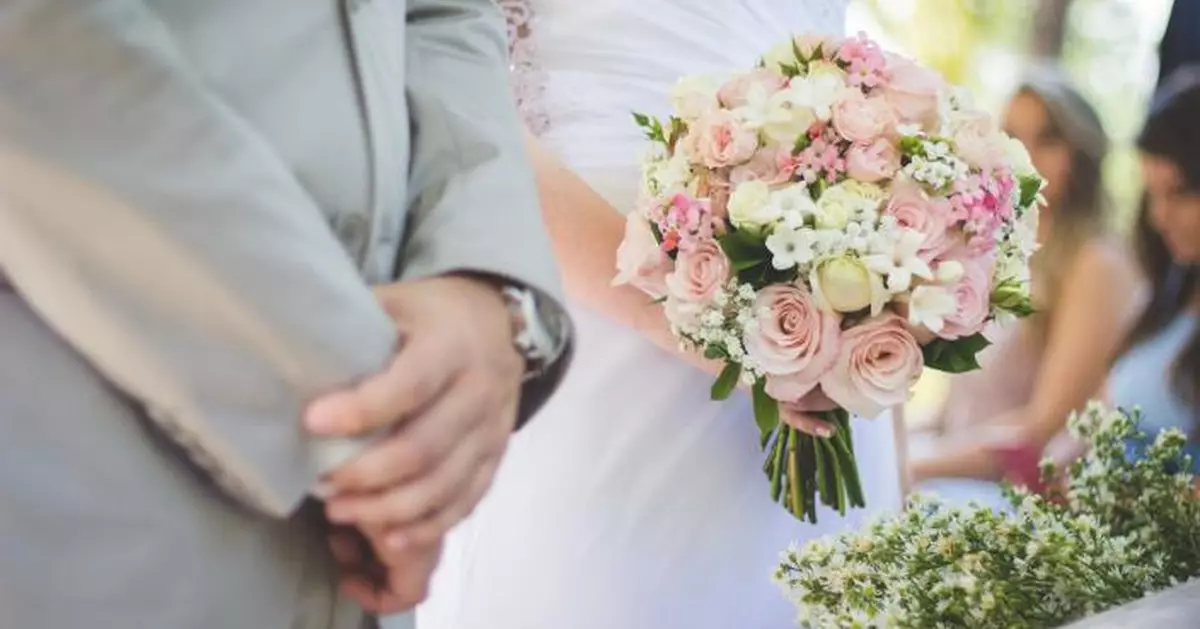 新婚七日遇橫禍  洪都拉斯夫妻蜜月海灘影相雙雙遭雷擊 妻死夫傷