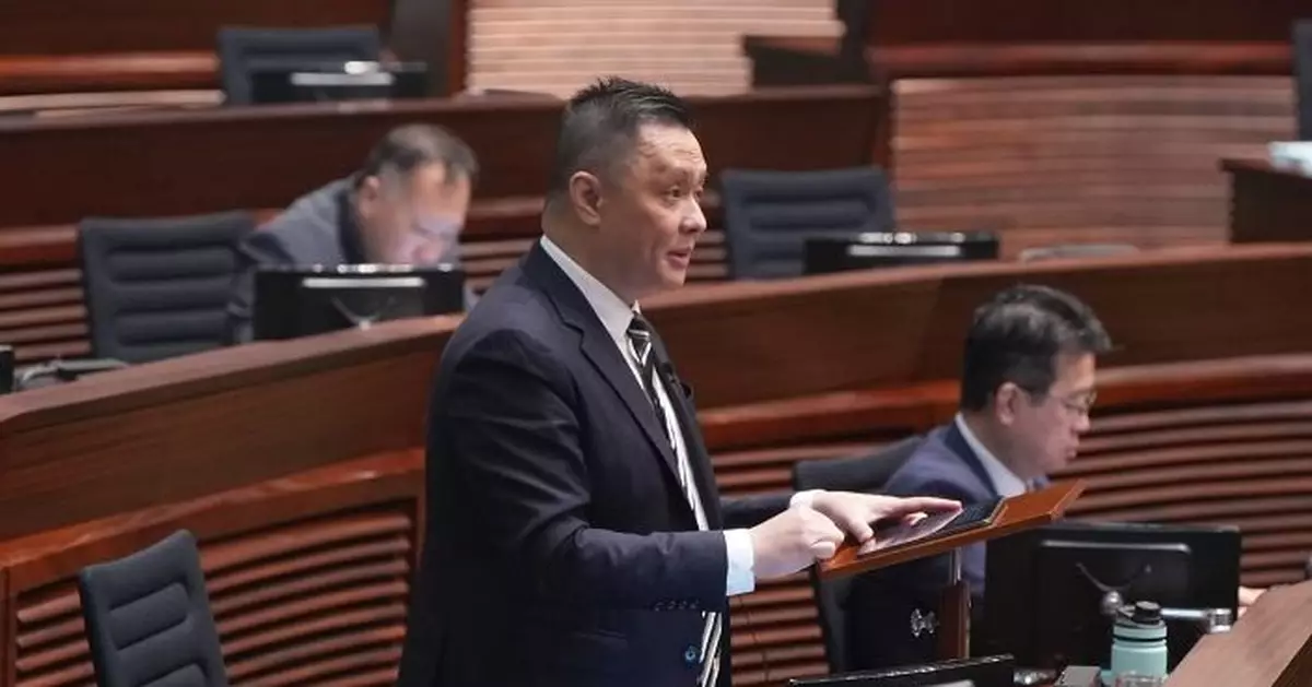 鄧飛：加強監管國際學校並無不可 如停辦需指定時間內通知當局