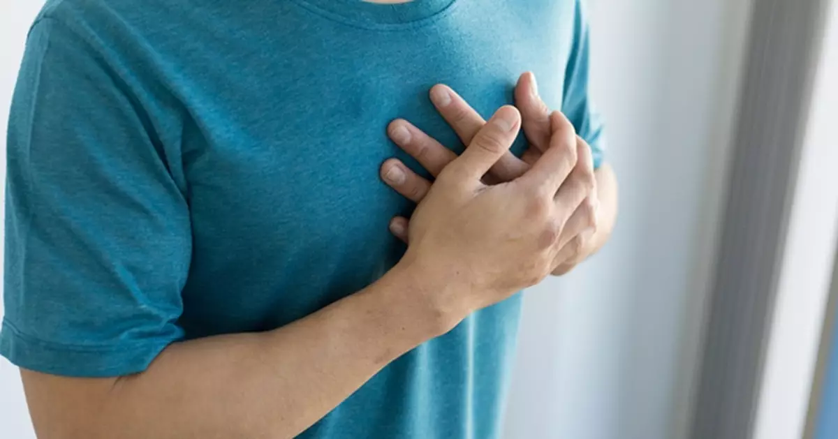 熱到心臟罷工？研究證實：溫度升1度 心血管負荷多2%  醫教4招自保