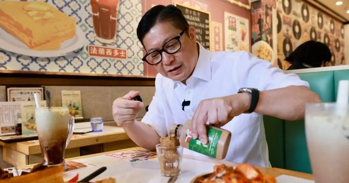 71優惠賀回歸「抵買又抵食」  鄧炳強開心掃貨歎美食