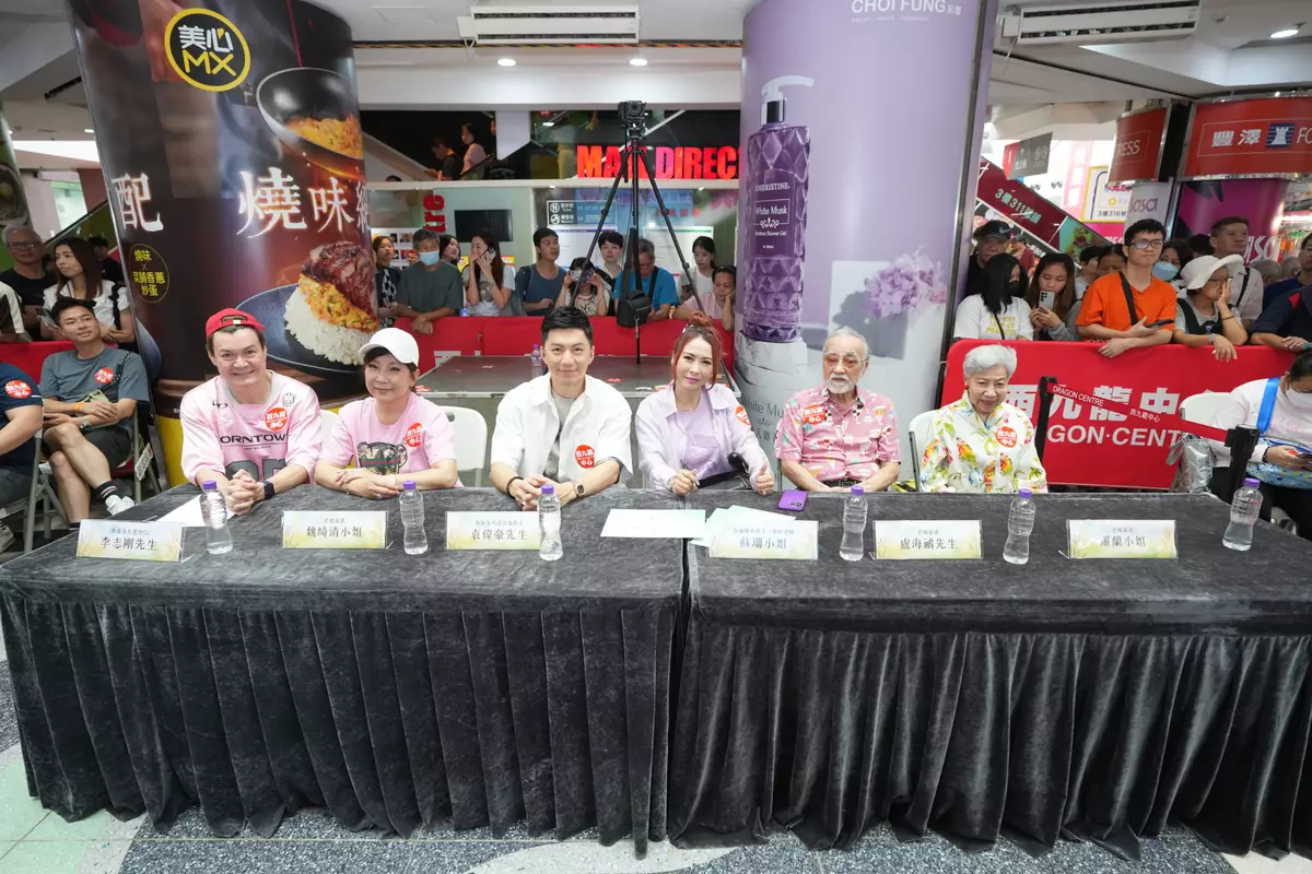 總決賽評判陣容鼎盛。