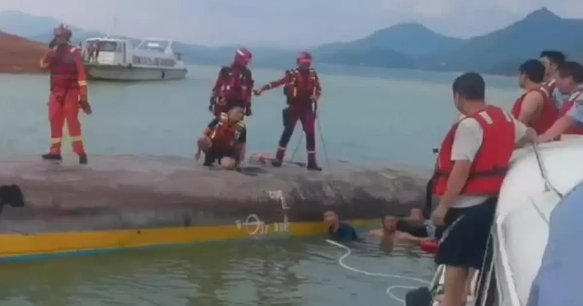 湖南資興市遊船翻側29人落水 28人獲救一命危一人失蹤