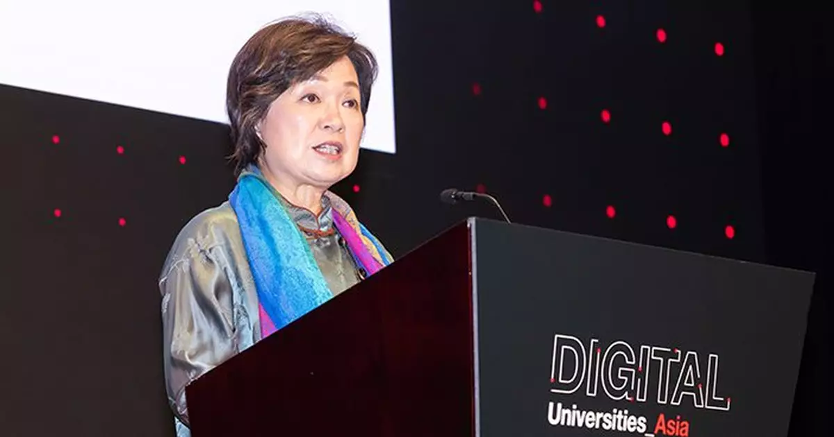 DSE放榜｜ 蔡若蓮：文憑試非終點非唯一通行證 協助考生選擇如何繼續跑