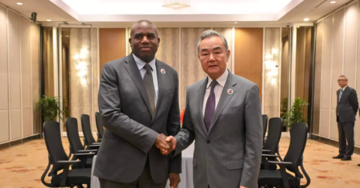 王毅吉隆坡晤英外相林德偉 稱兩國要重拾戰略夥伴初心妥善處理分歧