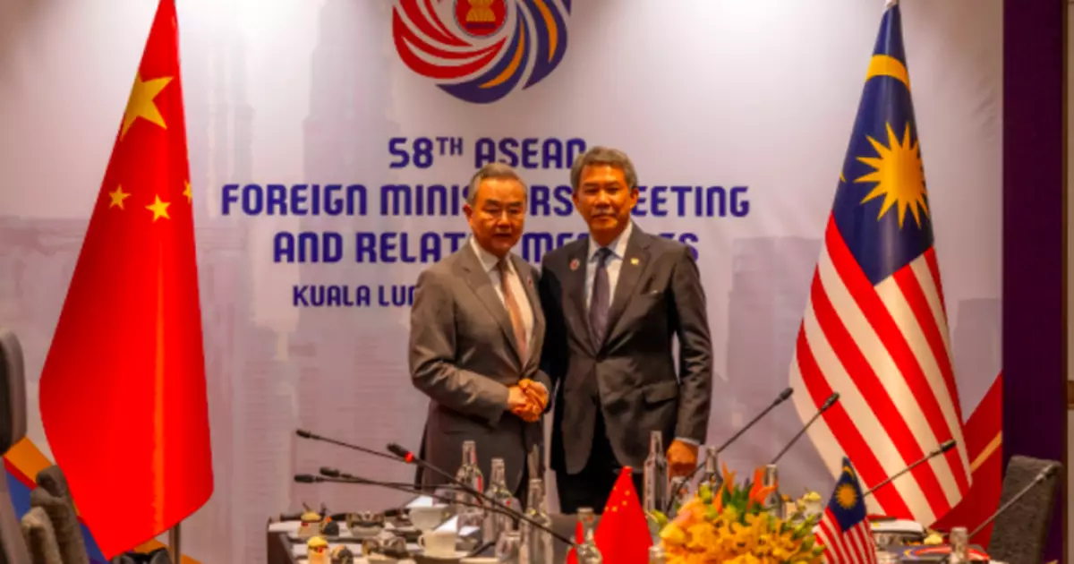 王毅：美國憑一紙信函向東盟國家徵高關稅 典型單邊霸凌行徑