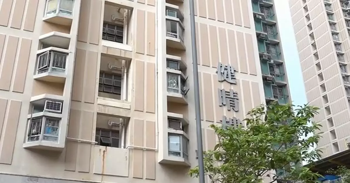 將軍澳健明邨婦人疑抹窗時不慎墮樓 送院後不治