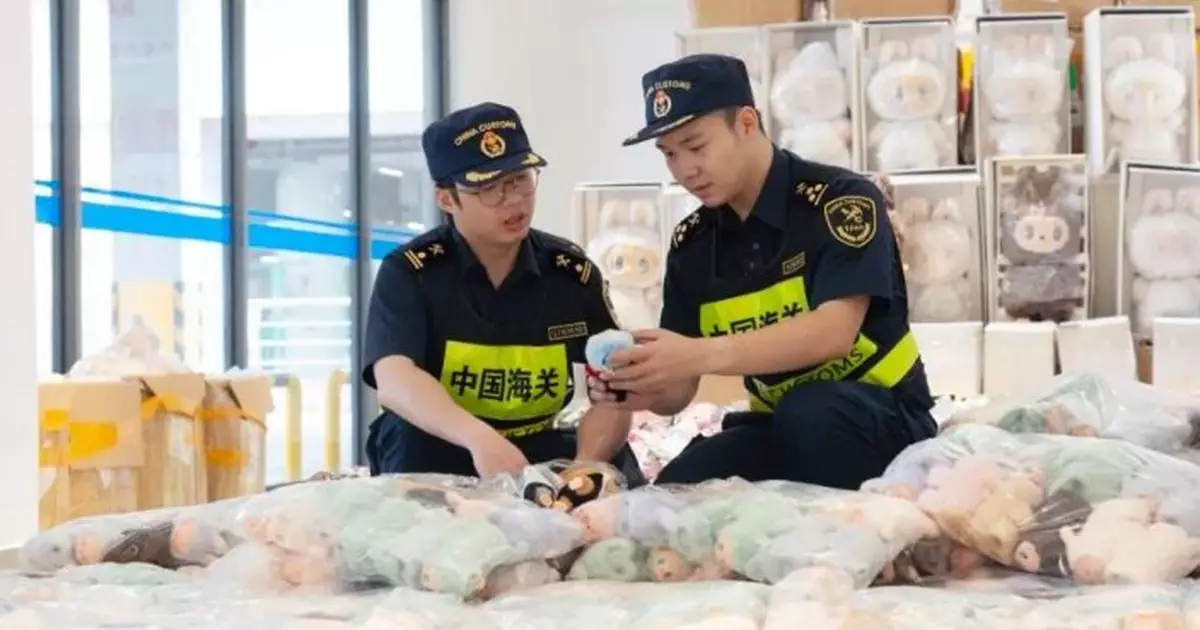 海關總署教分辨真假「Labubu」：山寨版或缺1、2隻牙