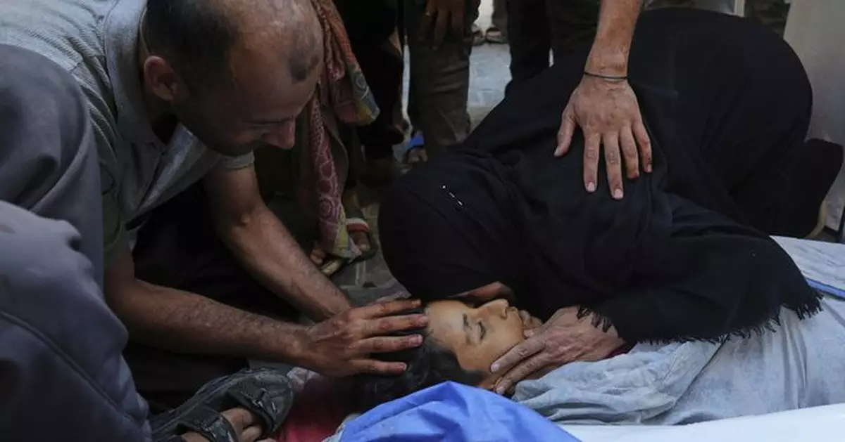 以巴衝突 | 以軍空襲加沙 導致最少10名輪候水巴人死亡