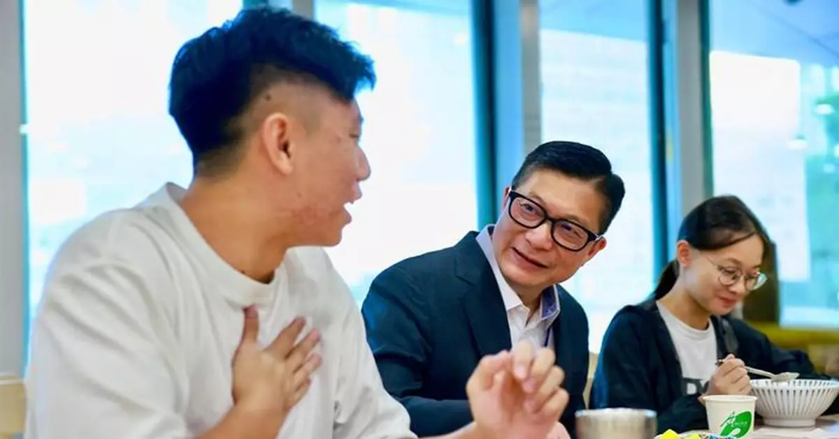 DSE放榜｜鄧炳強與保安局青年領袖食早餐 祝願各位DSE順利「摘星」