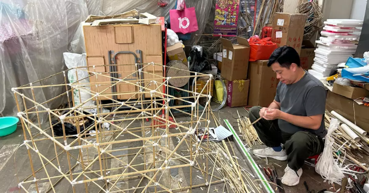 巴士的人物｜深耕紮作34載  紙紮師許嘉雄盼做「紮作界葉問」