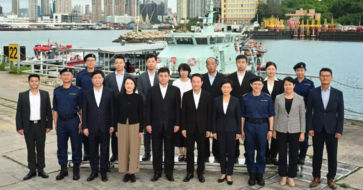 海南省副省長蔡朝暉訪港晤海關關長陳子達等 討論打擊走私海上執法